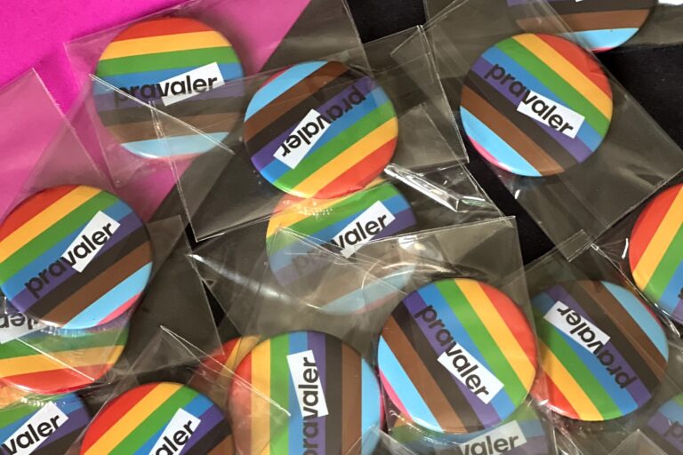 Orgulho e Diversidade: Kits Personalizados que Celebram seus colaboradores